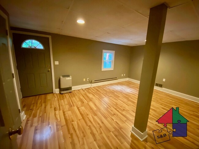 Photo - 18 Hubbard St Unidad #3