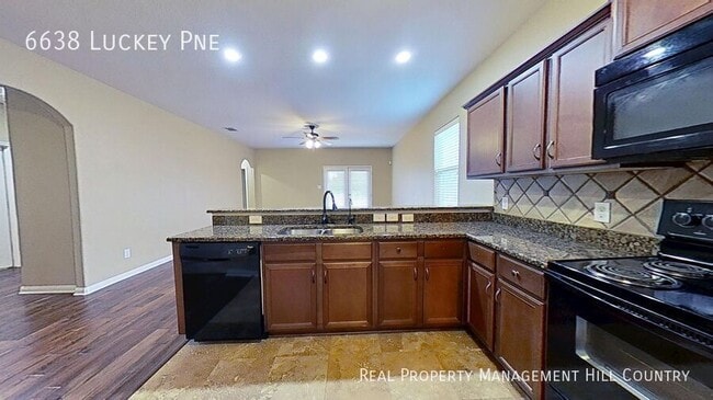 Photo - 6638 Luckey Pine