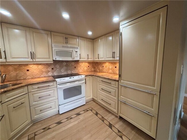 Photo - 1 Trimont Ln