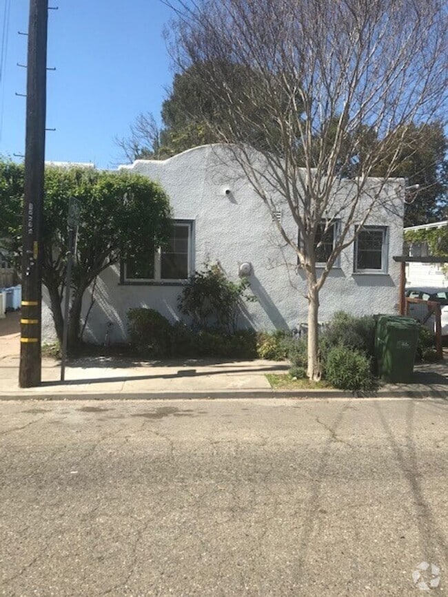 Building Photo - Chestnut Unit 1822 Rental