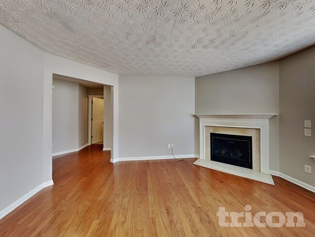 Photo - 339 Waterbury Way