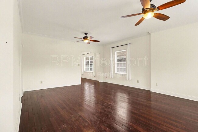 Photo - 160 Ormond St SE