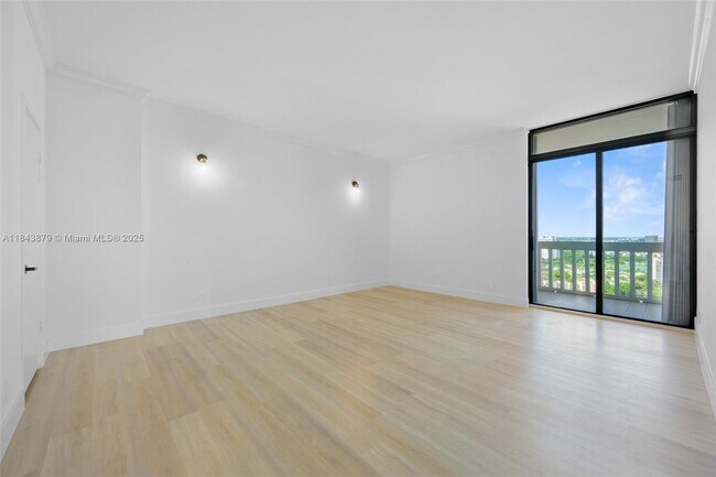 Photo - 19355 Turnberry Way Unidad PHK