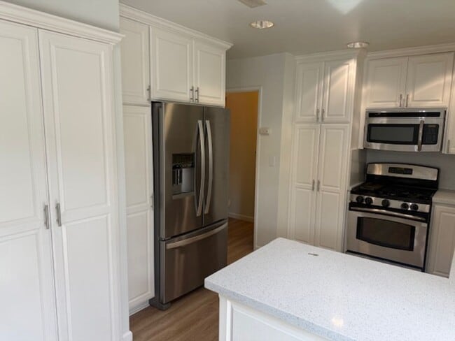 Photo - Adorable Upgraded Condo Near Downtown