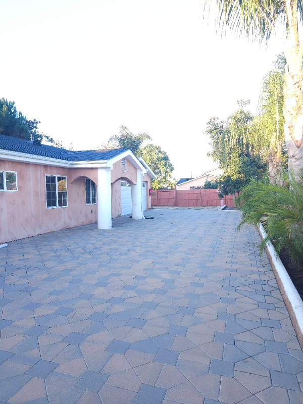 Photo - 2811 N Wilmington Ave