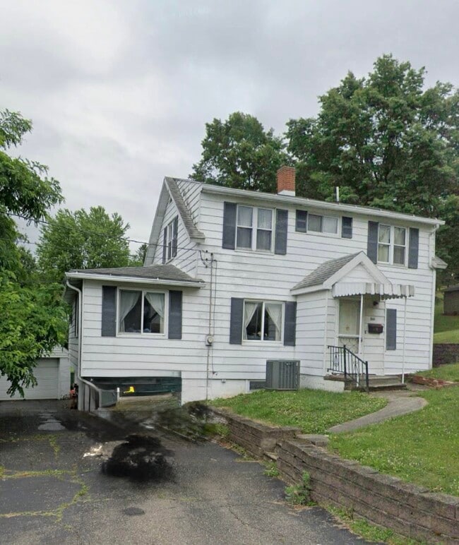 Photo - 361 Long St