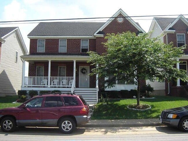 Building Photo - Great 4BR House in the Randolph Neighborhood!
