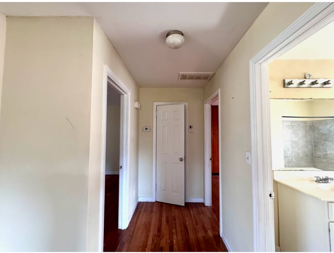 Photo - 201 70th St S