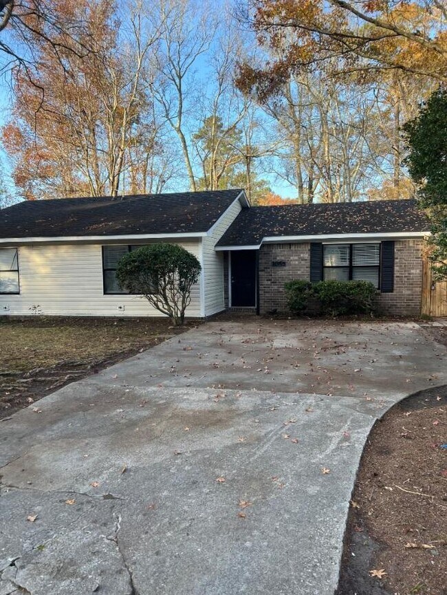 Photo - 105 Drake Ct