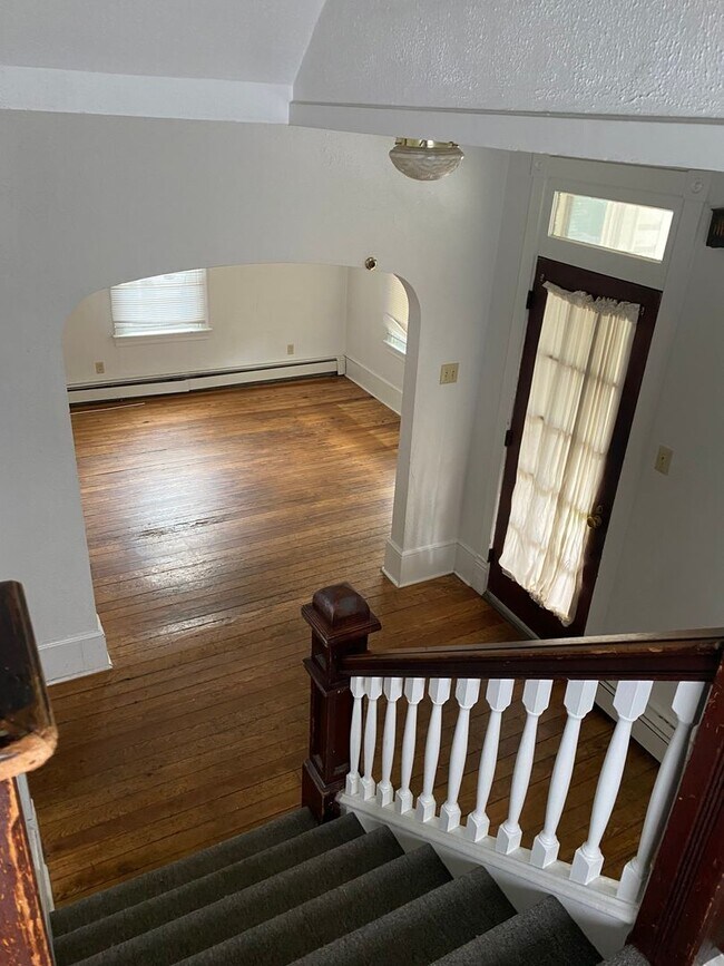 Photo - 335 E Burd St