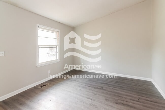 Photo - 2879 Doyle Ave