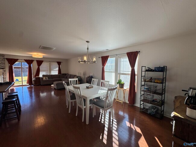 Photo - 709 Oak Cove Ln NW