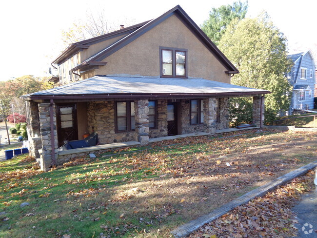 Building Photo - 111 Lansing St Unit B Rental