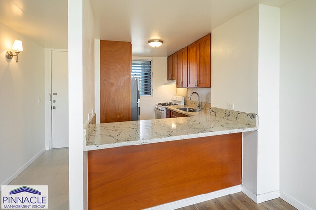 Photo - 949 Ala Nanala St Unidad 501