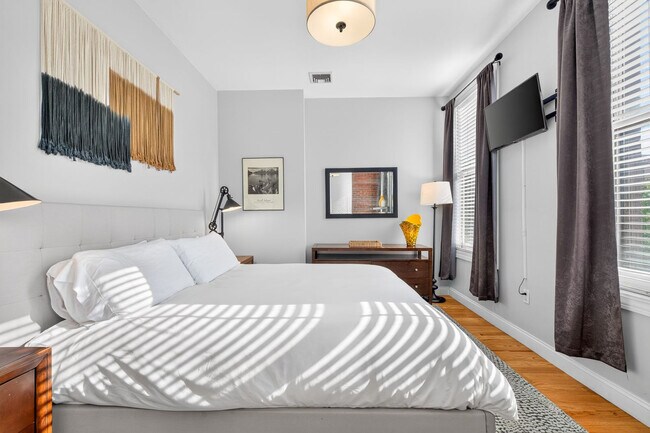 6 Harvard Square Unit SI FL1-ID1238033P