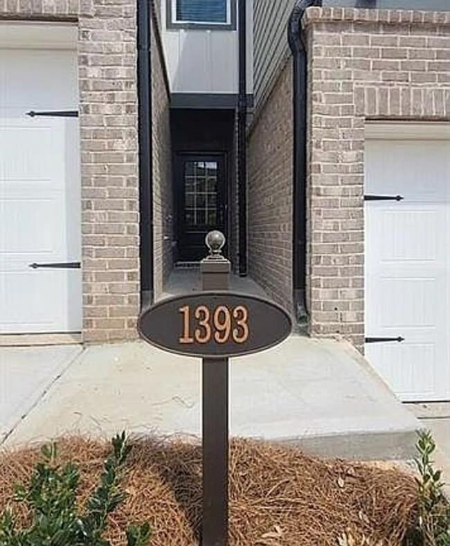 Photo - 1393 Vayda Ct