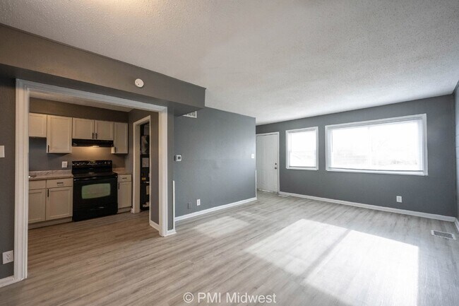 Photo - Cozy 2 Bedroom Apartment in Indianapolis w...
