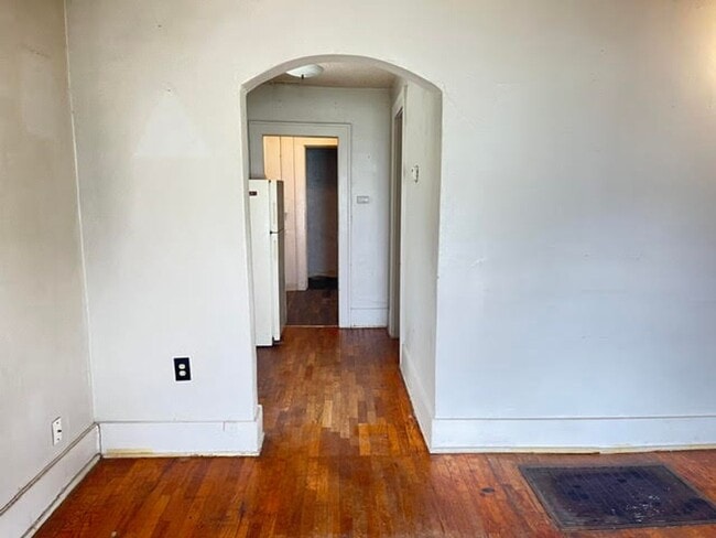 Photo - 2-Bedroom, 1-Bathroom Apartment in Converted Quadplex Unit 244-1/2 N. Vine