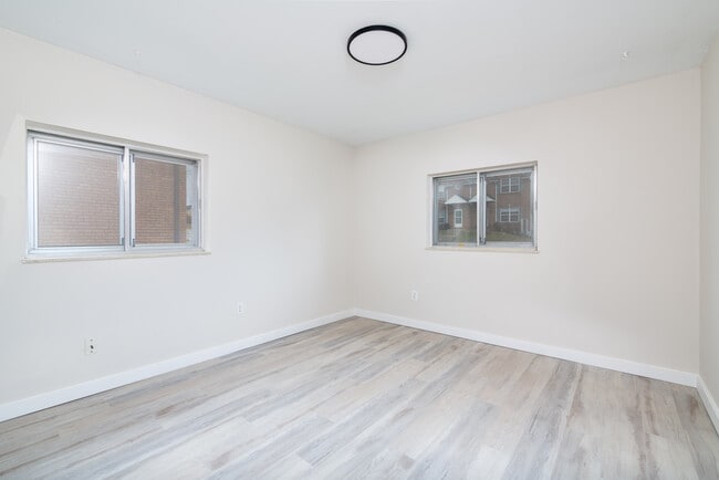 Photo - Forest Creek Apartments