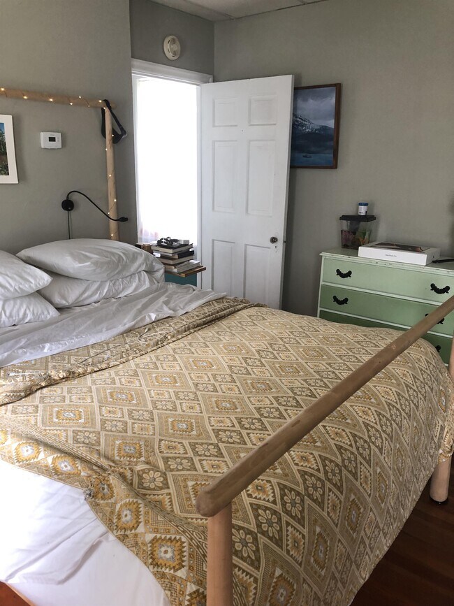 3515 Goshen Rd Unit 1A (side)