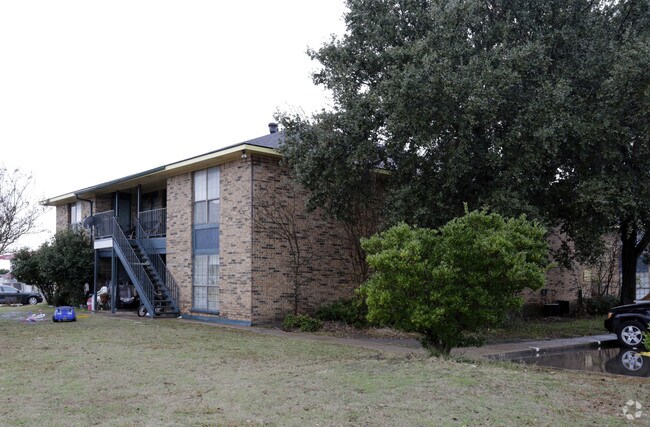Photo - Town North Villa Apartments