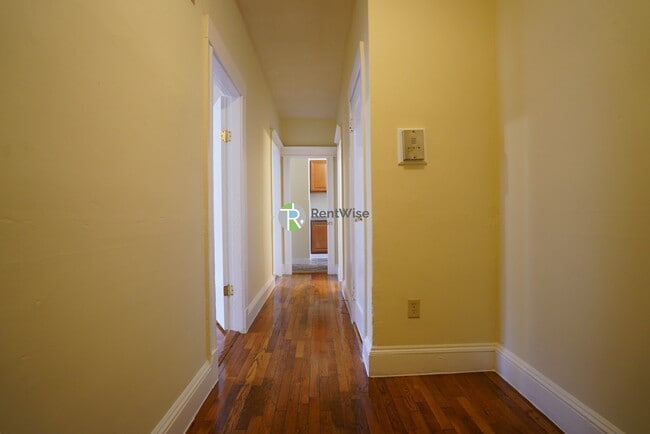 Building Photo - 68 Woodstock Ave Rental