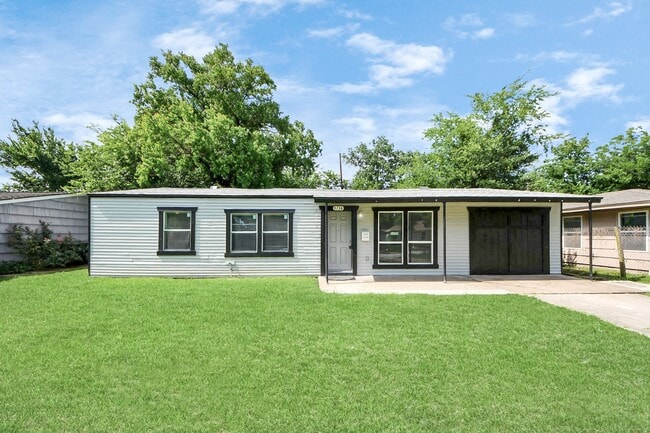 Photo - 5738 Kenilwood Dr