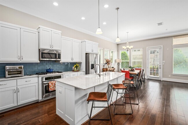 Photo - 1407 Devonshire Manor Ln