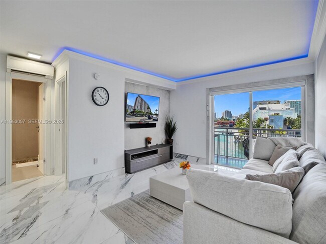 Photo - 400 Kings Point Dr Unidad 314