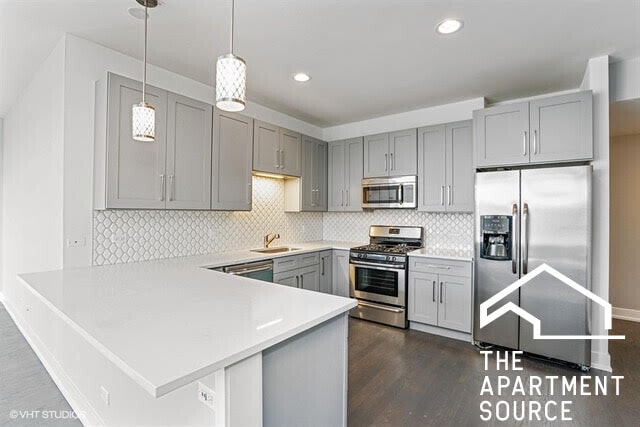 Building Photo - 3620 W Irving Park Rd Unit 2F