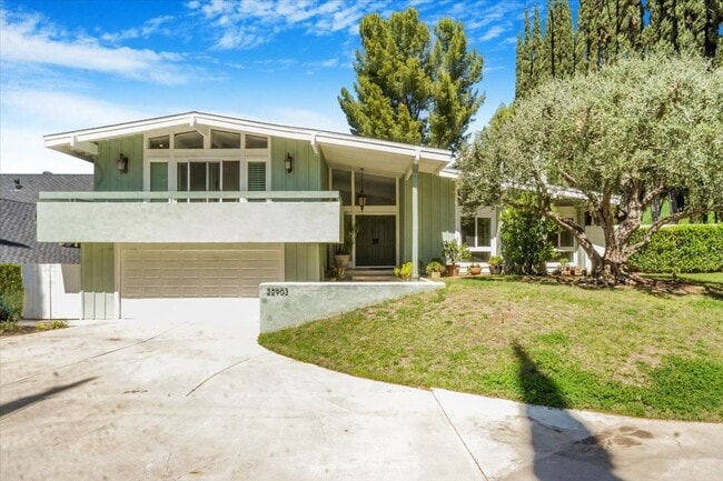 Photo - 22903 De Kalb Dr