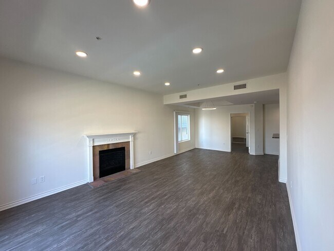 Photo - 1771 Beloit Ave