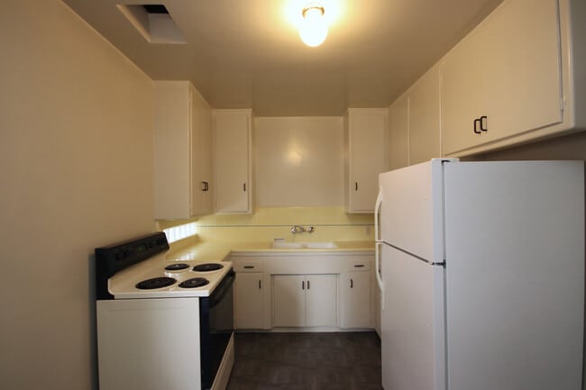 Photo - 181 S Marengo Ave Unit 10