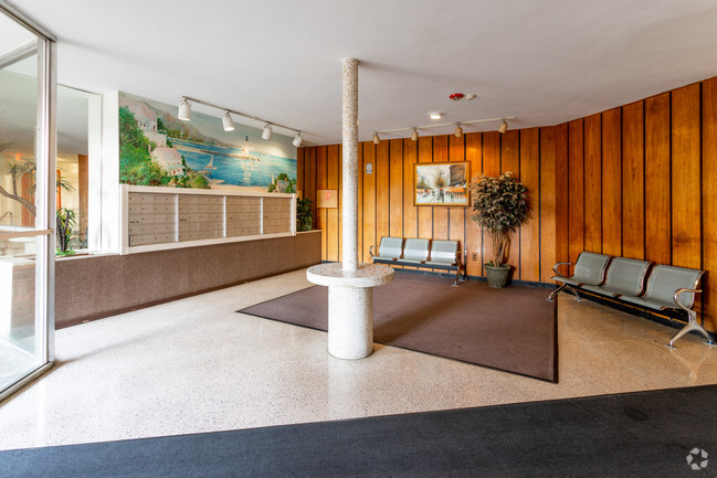 Lobby - Sheridan Apartments