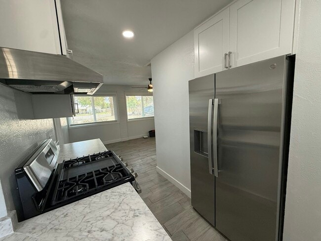 Photo - 2206 W Vista Ave Unit B