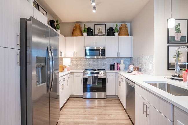 apartments with stainless steel appliances tucson - Encantada La Estancia Apartments