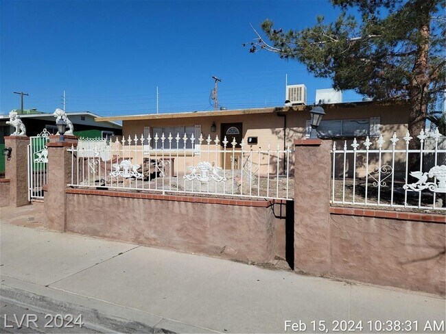 Photo - NORTHWEST SINGLE STORY WITH NO HOA!!!