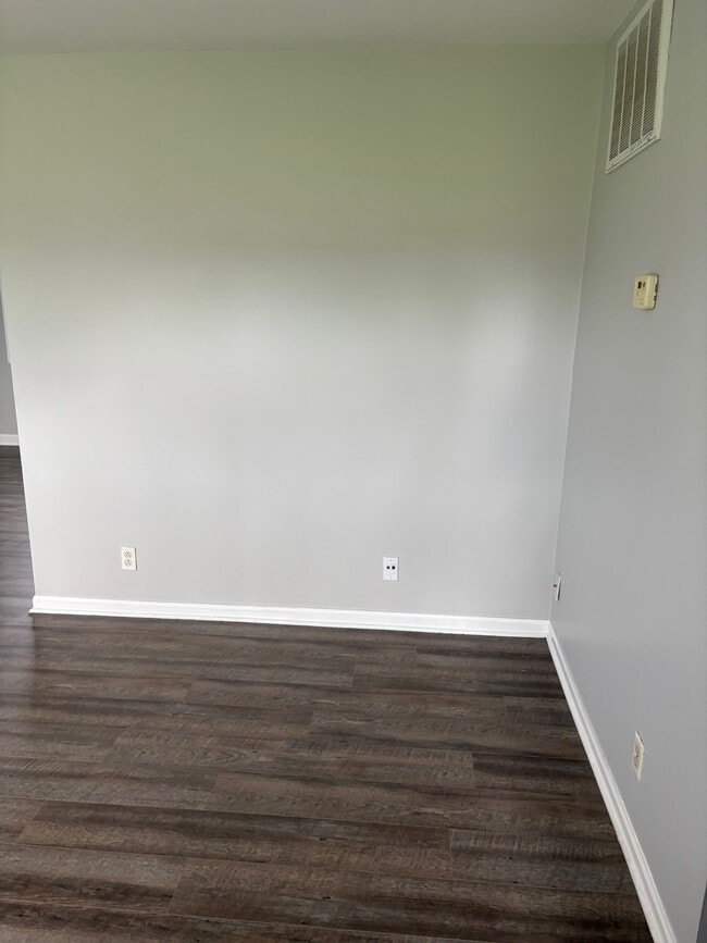 Photo - 205 Buckeye Cir