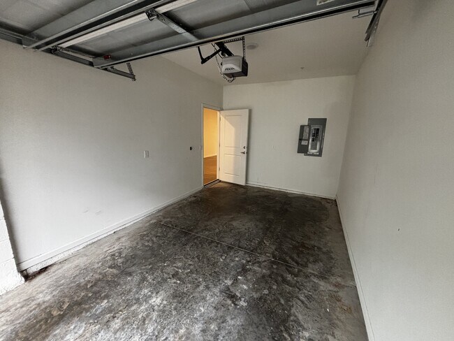 1209 Southstation Pl