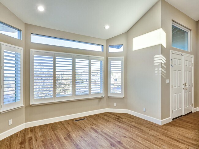 Photo - 1101 Rock Creek Way