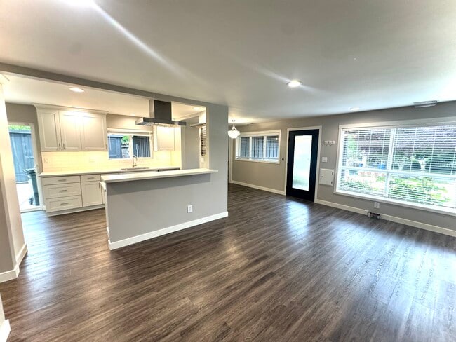 Photo - 7513 28th Ave SW