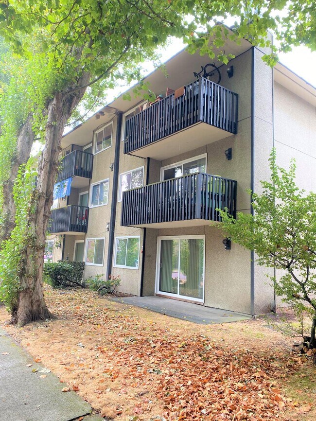 Photo - 2737 60 Ave SW - 2 bedrooms Unit 2737 60 Ave SW-2bd