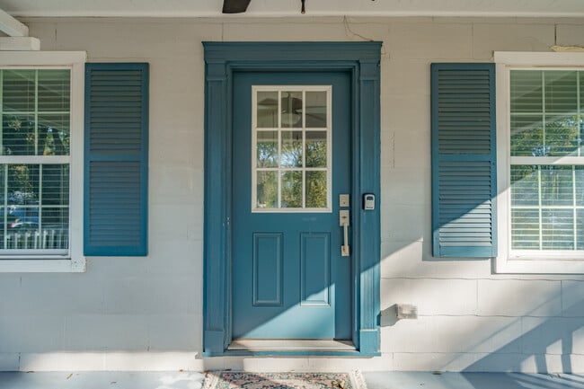 Photo - 68 Cedar Knoll