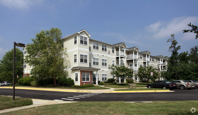 The Oaks of Wellington - 55 & Older Senior - The Oaks of Wellington - 55 & Older Senior Apartments