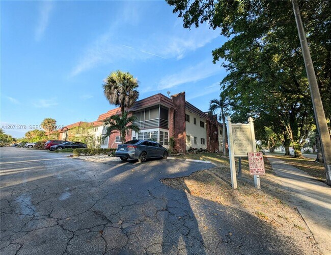 Photo - 4801 NW 22nd Ct Unidad 205
