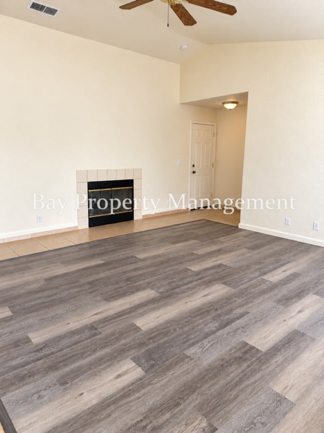 1001 Highpoint Ct Unidad Main