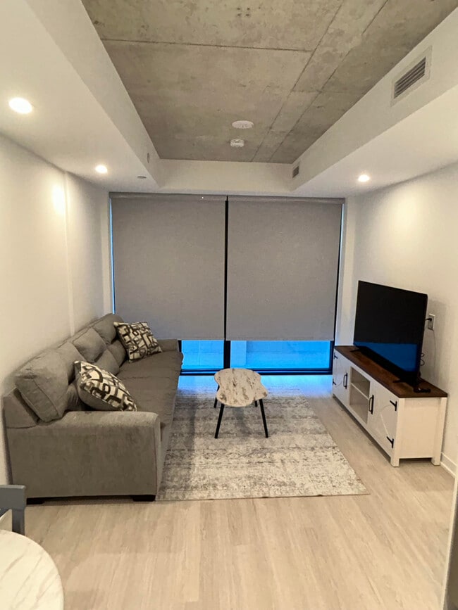 Photo - 195 Mccaul St