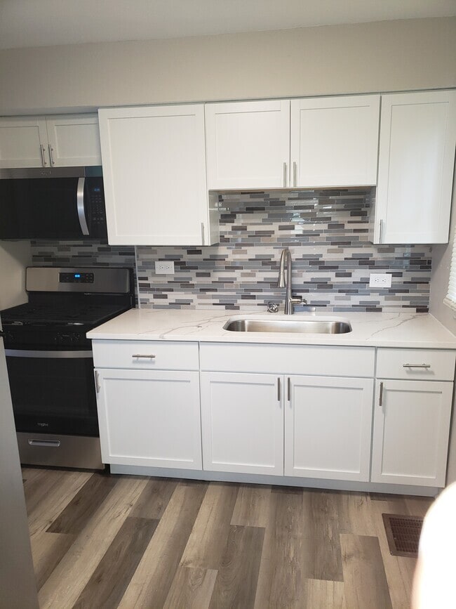 Building Photo - 1240 175th St Rental