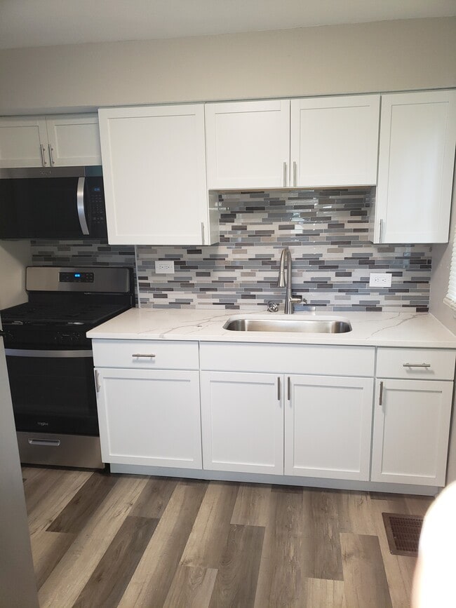 Building Photo - 1240 175th St Rental