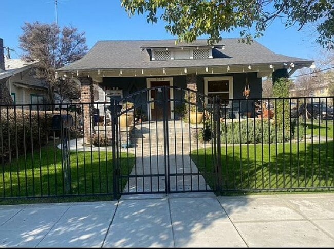 Photo - 2100 22nd St Casa